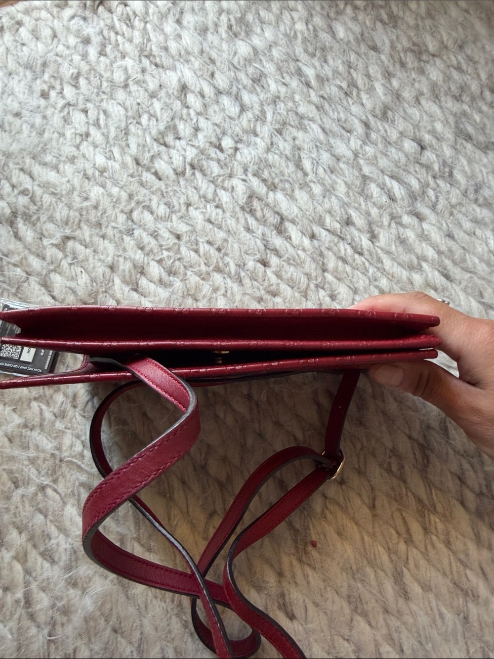 Gucci Burgundy Embossed Leather Crossbody Wallet - Picture 5 of 6